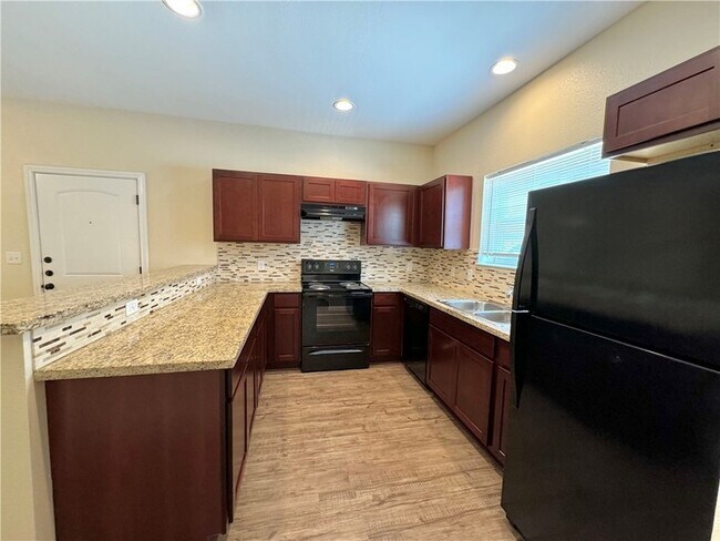 Building Photo - 1915 Dartmouth St