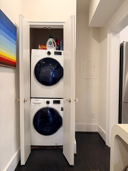 Building Photo - 1332 15th St NW