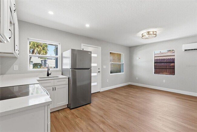 Building Photo - 113 145th Ave