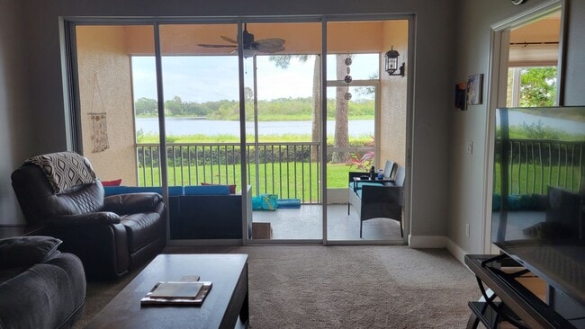 Building Photo - Annual UNfurnished 2/2 ground floor condo in water front boating community