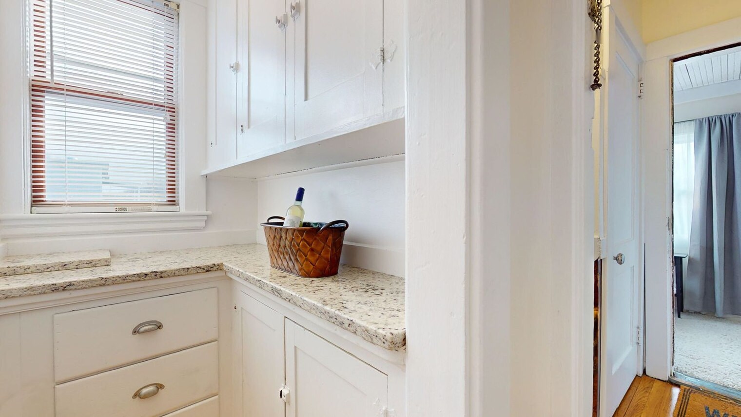 Building Photo - 28 Clay St