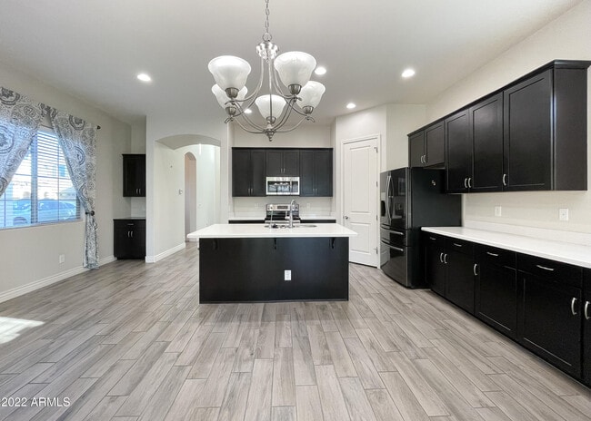Building Photo - 2902 E Ebony Dr