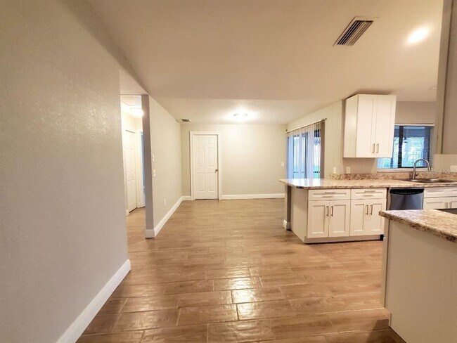 Building Photo - 7432 Canvasback Dr