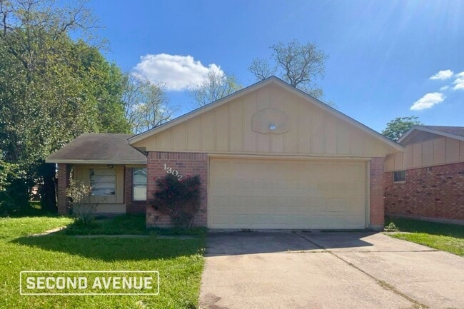 Building Photo - 1302 Gamma St