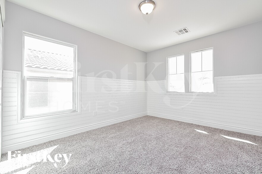 Building Photo - 6694 Wood Thrush Pl