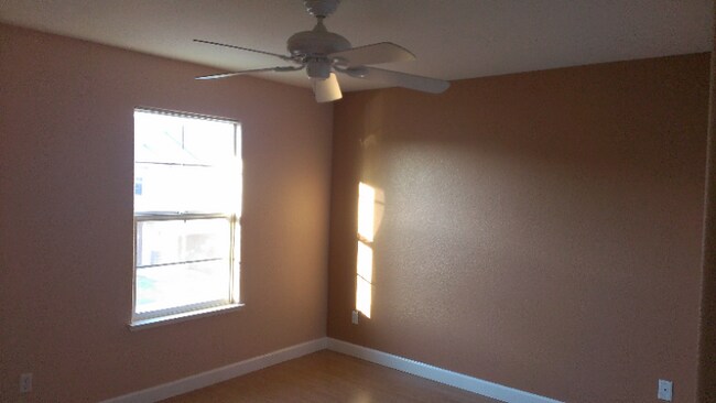 Building Photo - 1800 Marinette Ln