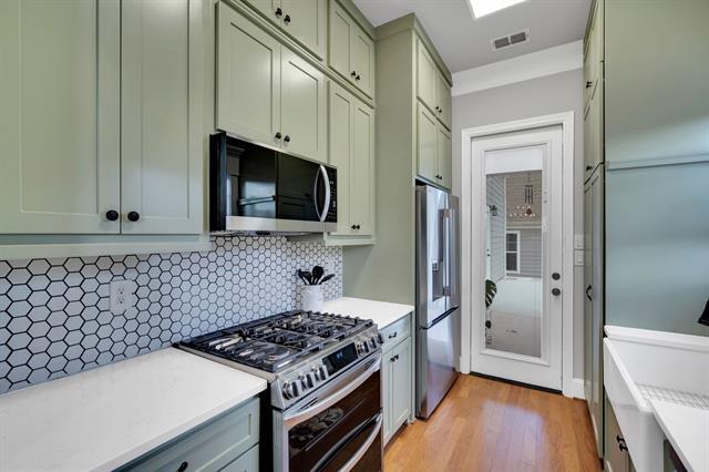 Building Photo - 209 Cody Hunter