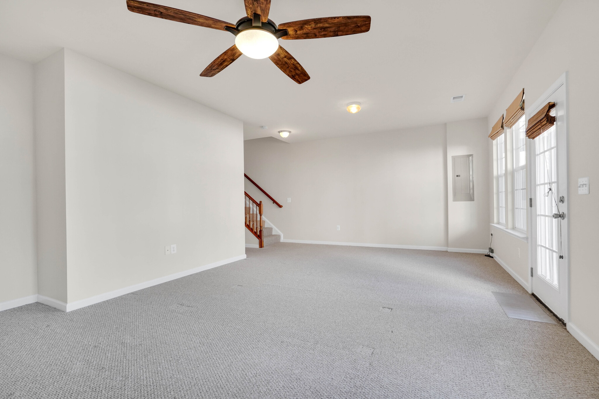 Building Photo - 6 Lamplighter Ln