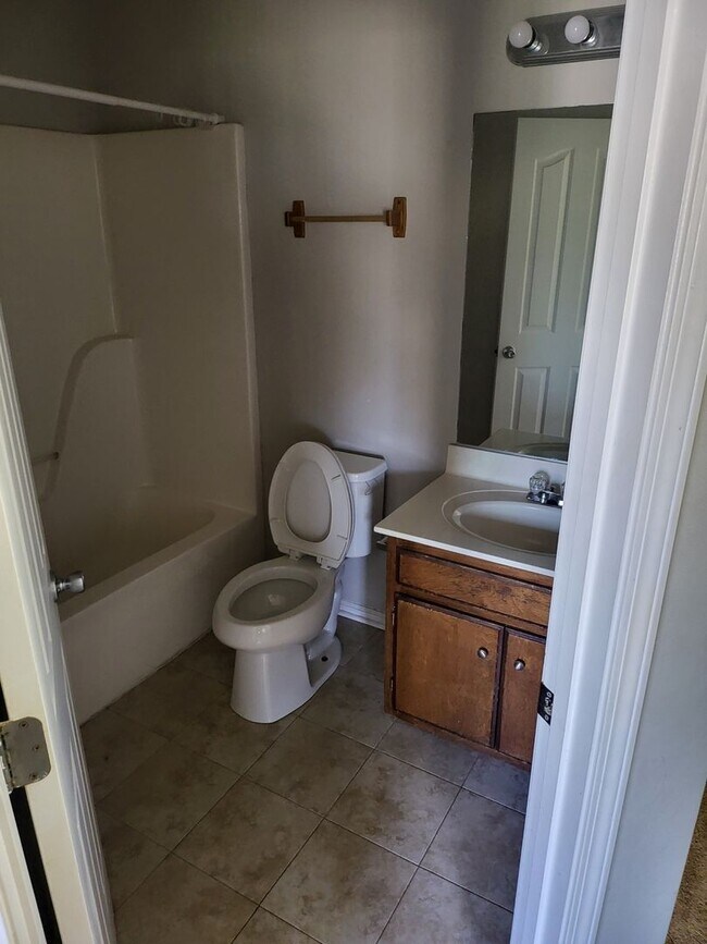 Building Photo - Nice 3 BR, 2.5 Ba with garage like new in Murfreesboro by Carter Realty Asvisors