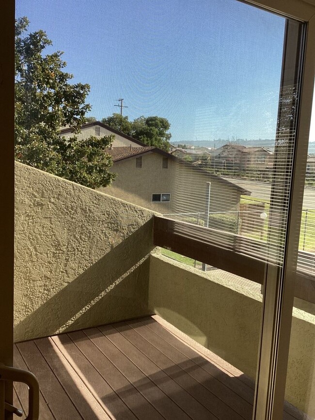 Building Photo - Large Two Story Condo In the Orcutt Bluffs with Easy Access to 135/Vandenberg SFB