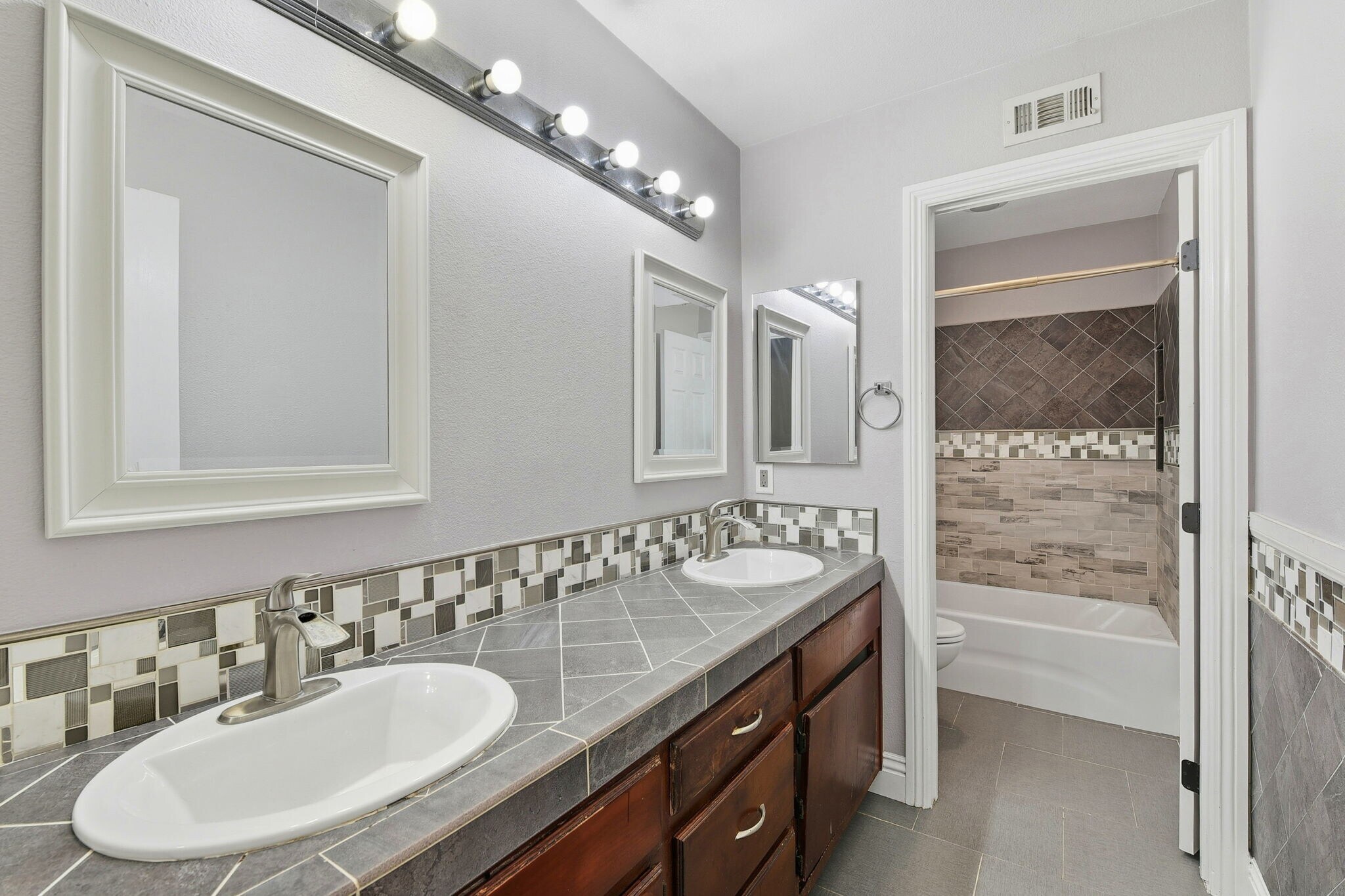 Building Photo - 26536 Brant Way