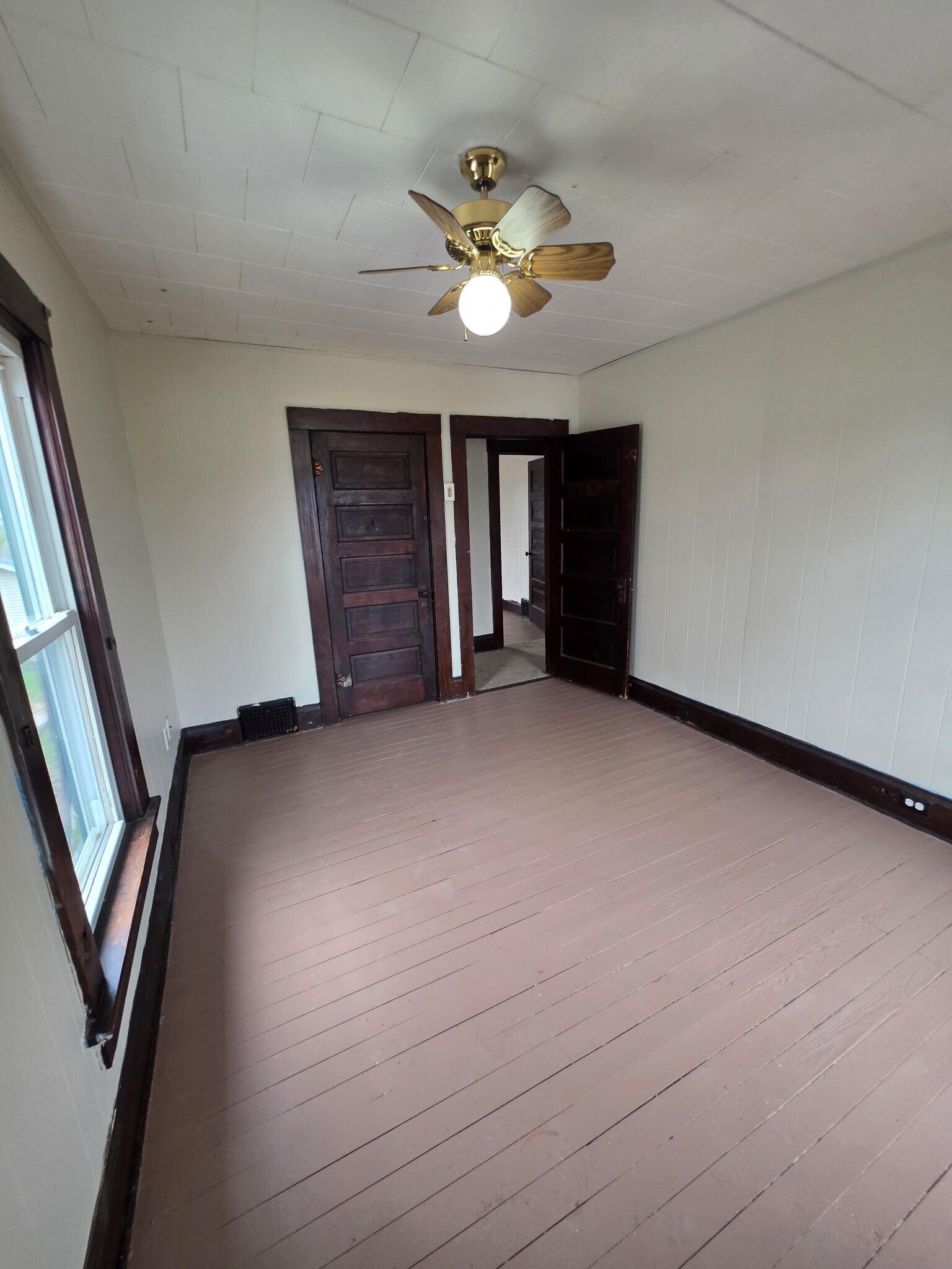 Building Photo - 364 S 10th St