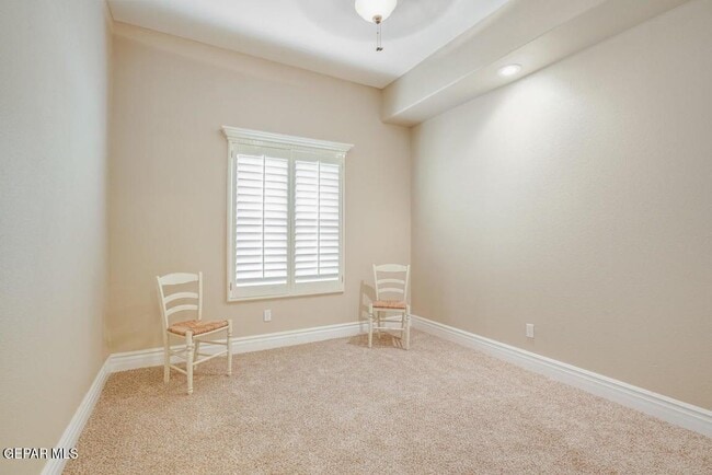 Building Photo - 7425 Gulf Creek Dr