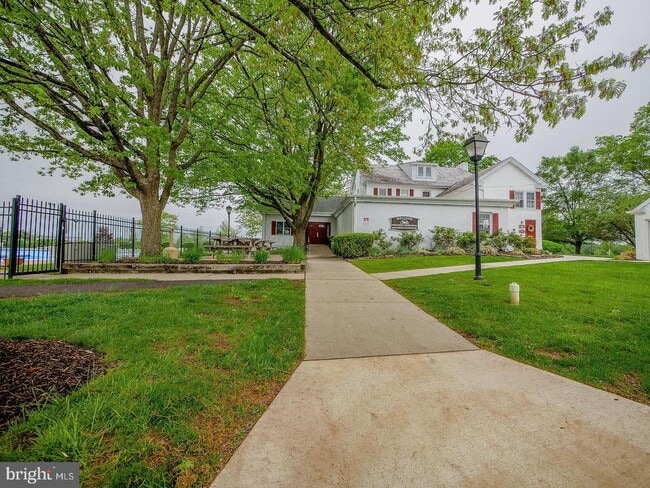 Building Photo - 1001 Winfield Ct