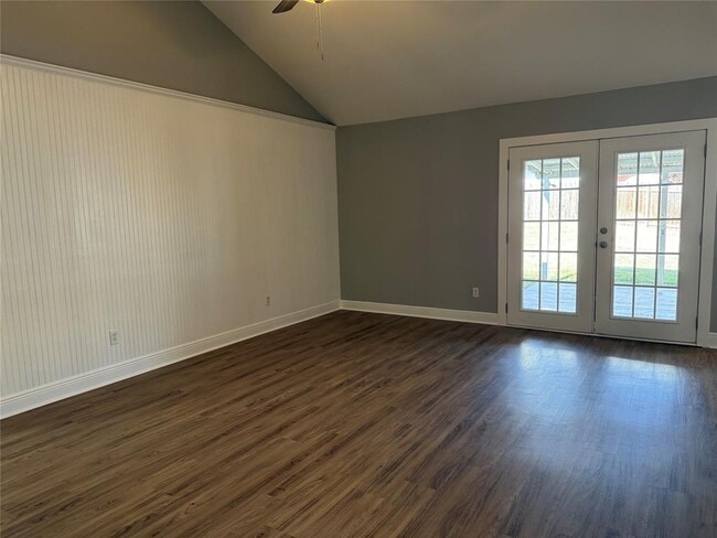 Building Photo - 10008 Barrington Cove