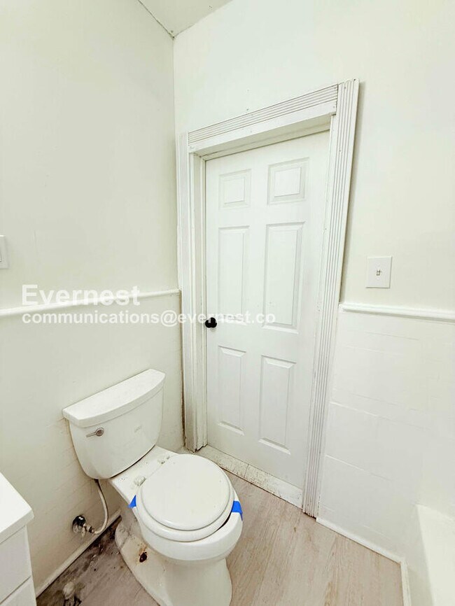 Building Photo - 3 Bed/1 Bath Home with Laundry Hookups / Pet-Friendly / Vouchers Accepted / Available Soon!