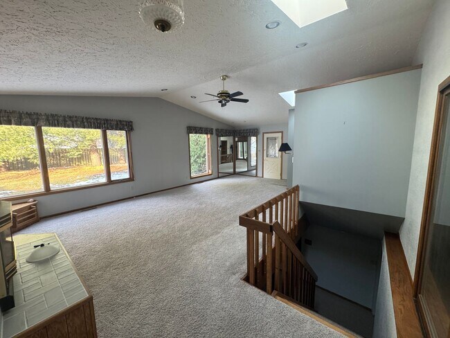 Building Photo - House across from Waverly Highschool!