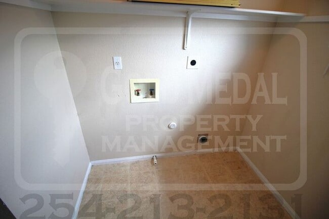 Building Photo - 505 Perseus Dr