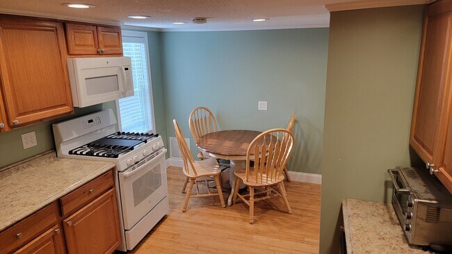 Building Photo - 115 Paul Manafort Dr