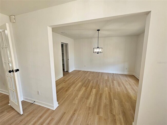 Building Photo - 149 Spring Chase Cir