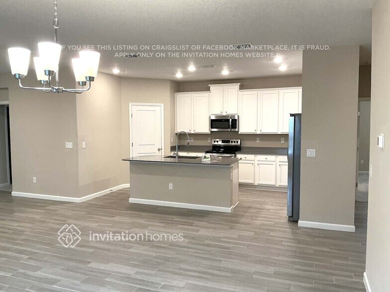 Building Photo - 2403 Laylas Wy