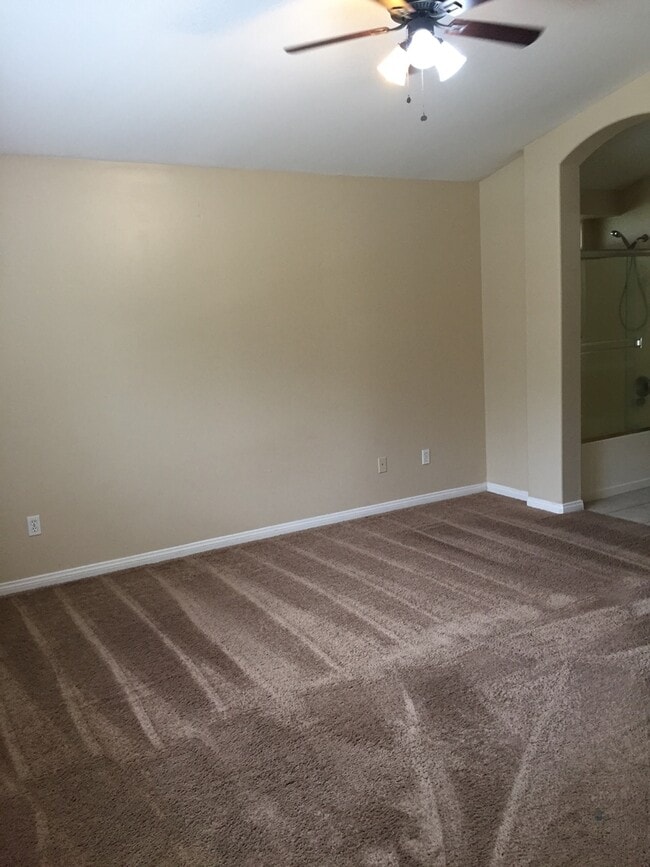 Building Photo - Beautiful Home in Fairway Oaks - Calloway ...