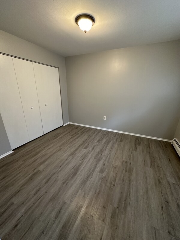 Building Photo - 4059 Longtin Ave