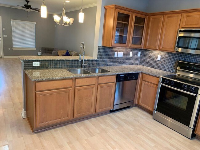 Building Photo - 3501 Chenevert St