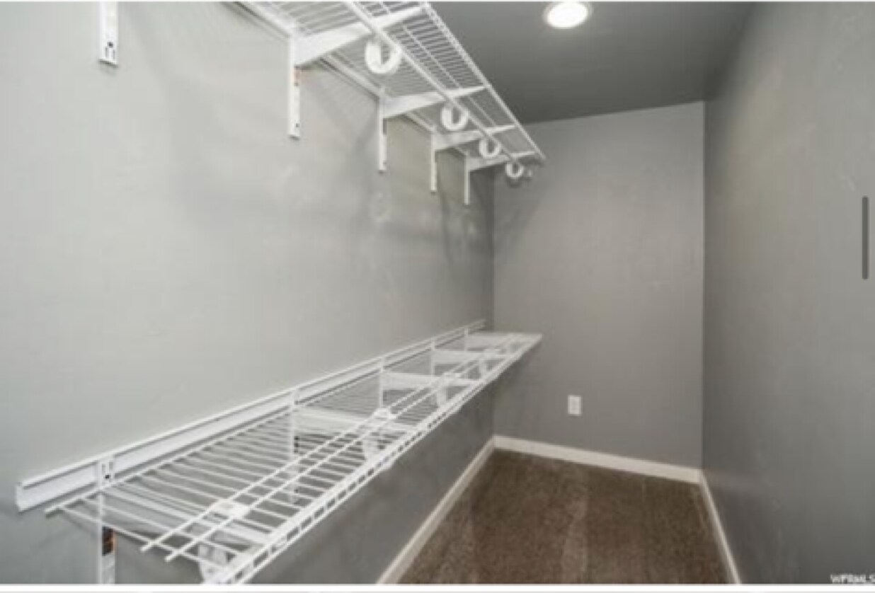 Building Photo - 14468 S Edgemere Dr