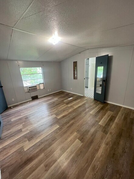 Building Photo - 5907 N Nueva Amanecer Dr