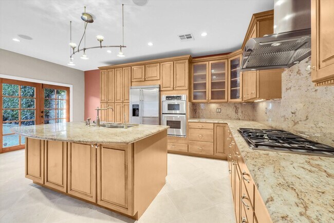 Building Photo - 2006 Manhattan Beach Blvd