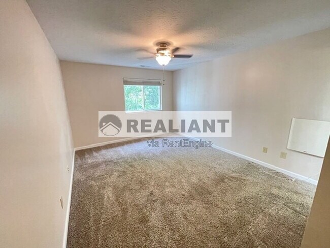 Building Photo - 412 Marian Ln