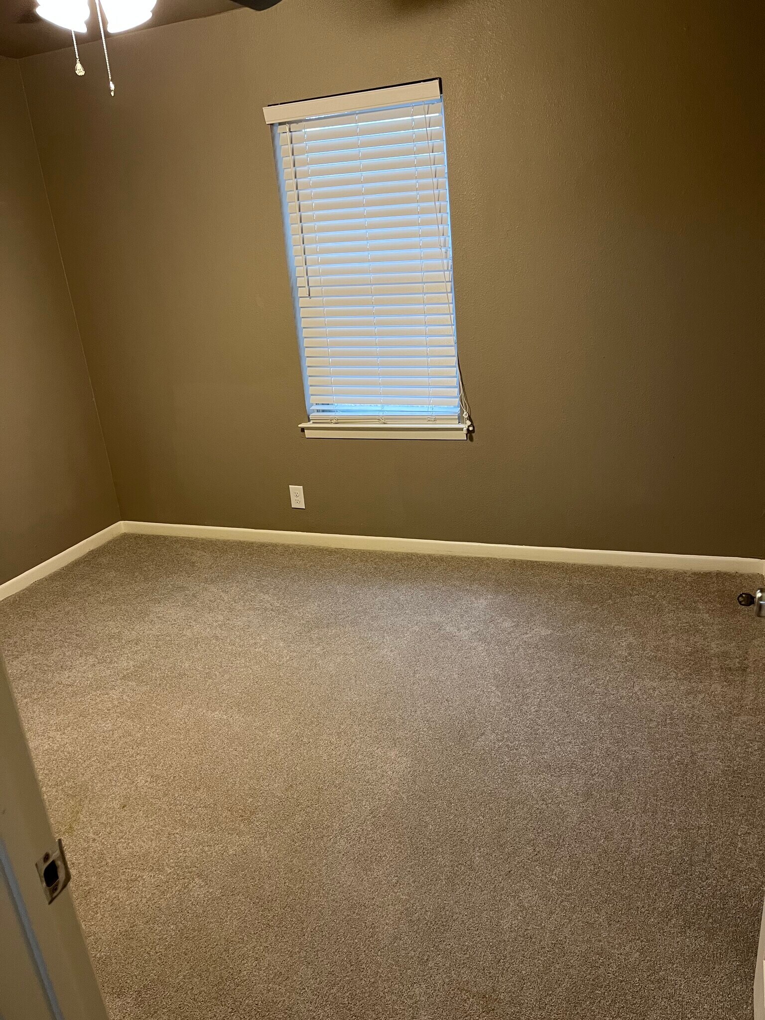 Bedroom - 3517 Swan St