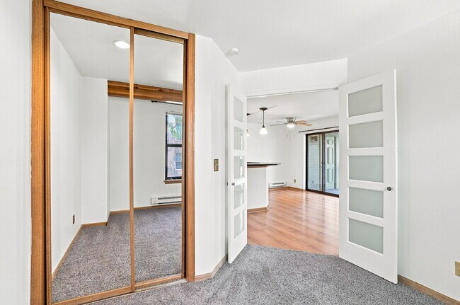 Building Photo - $2,340.95, 2 Bed 2 Bath Condo in Boulder with In Unit Laundry!