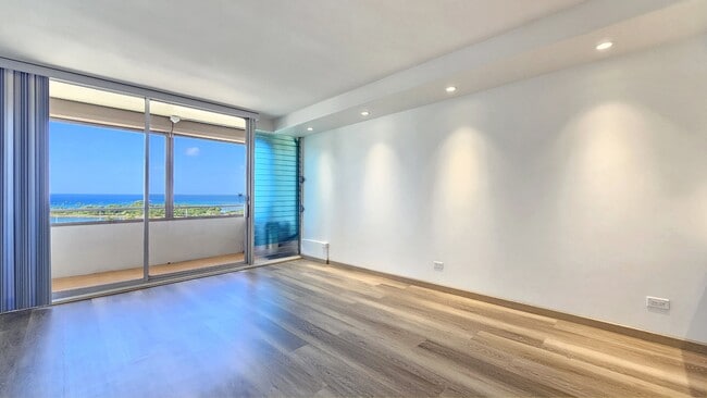 Building Photo - 1676 Ala Moana Blvd