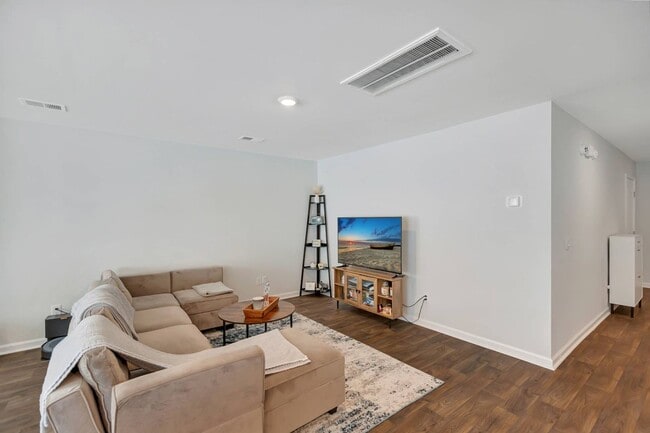 Building Photo - Townes at Merrimack