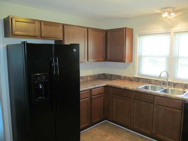 Building Photo - Pinnacle area