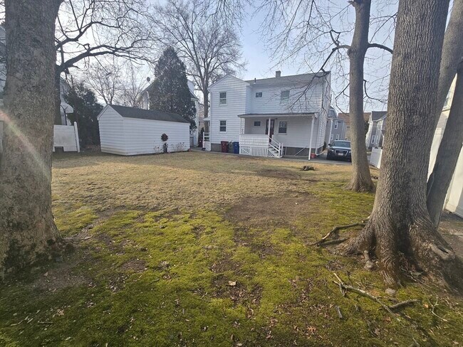 Building Photo - 5 Tappan St