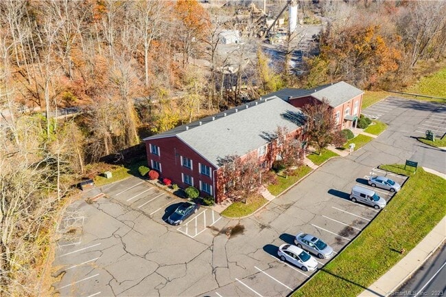 Building Photo - 545 N Main St