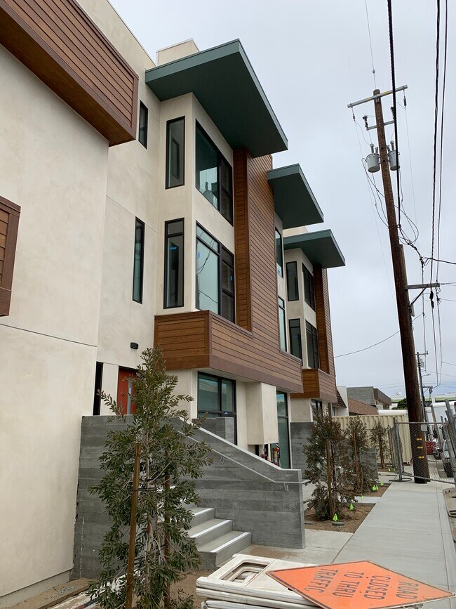 Building Photo - 406 Elder Ave