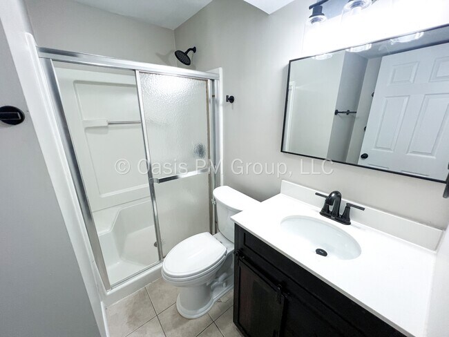 Building Photo - 912 Tellega Ave