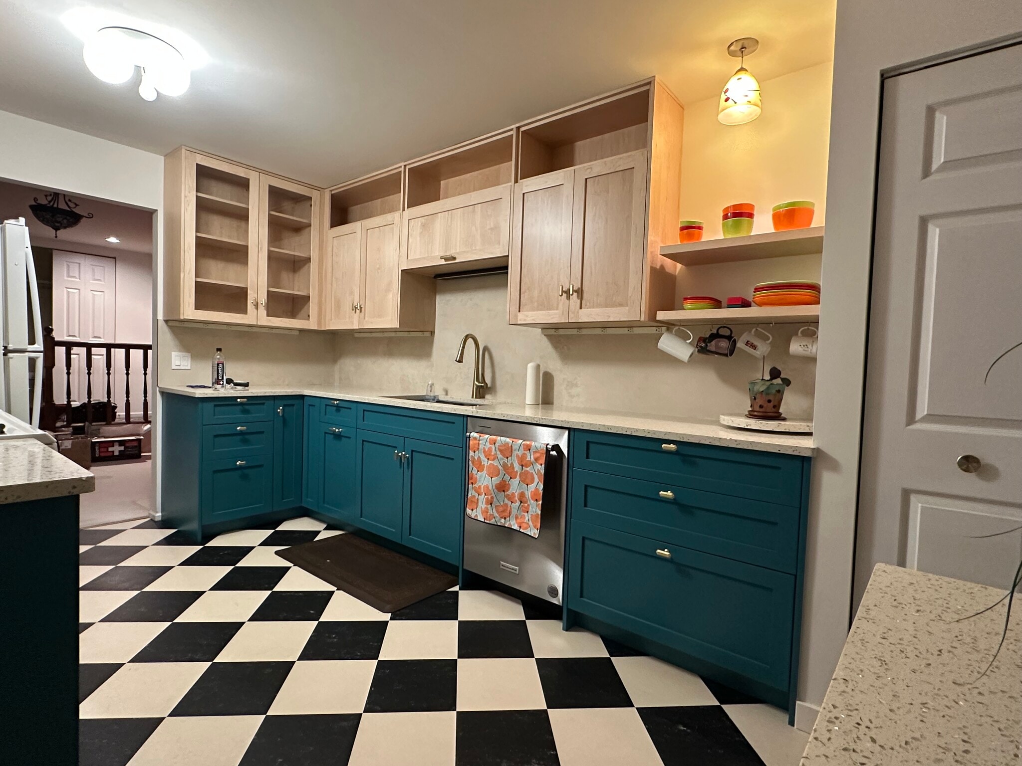 Custom maple cabinets, workstation sink, high end faucet. - 174 Hemingway Ct
