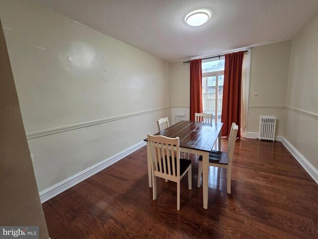 Building Photo - 408 Slocum St