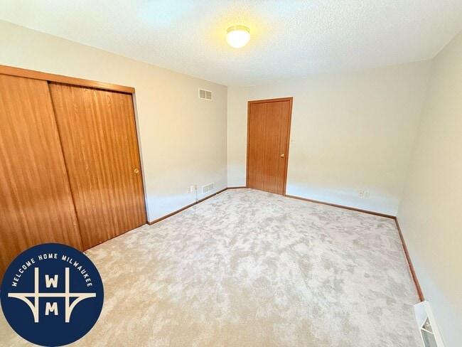 Building Photo - W163N11528 Windsor Ct