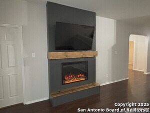 Building Photo - 7226 Comet Manor