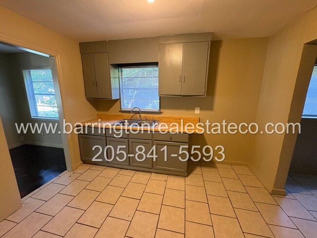 Building Photo - 513 83rd Pl S