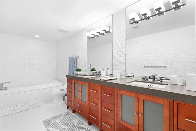 Building Photo - 2110 N Ocean Blvd