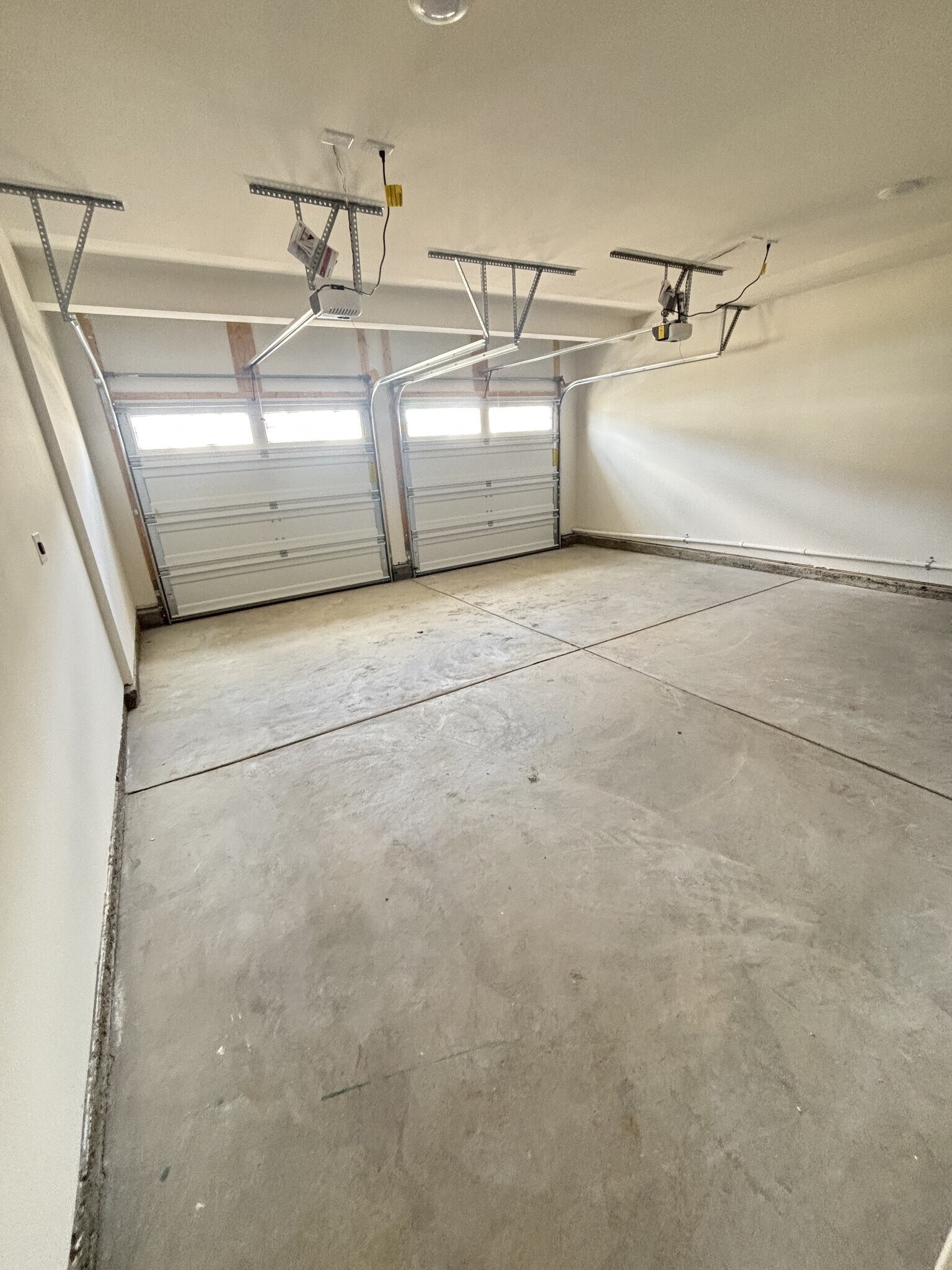 Building Photo - 607 Club View Way