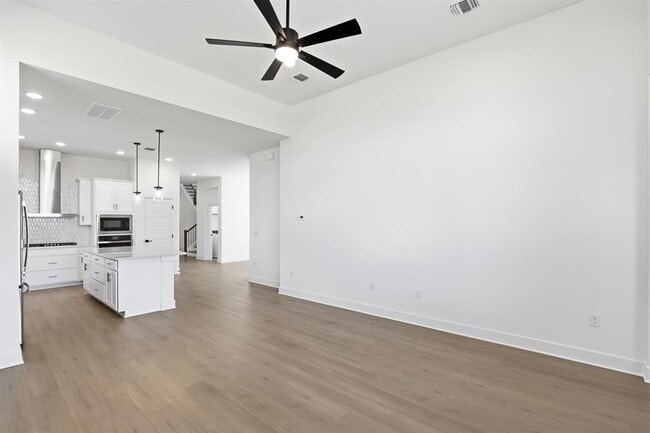 Building Photo - 881 Prominence Wy