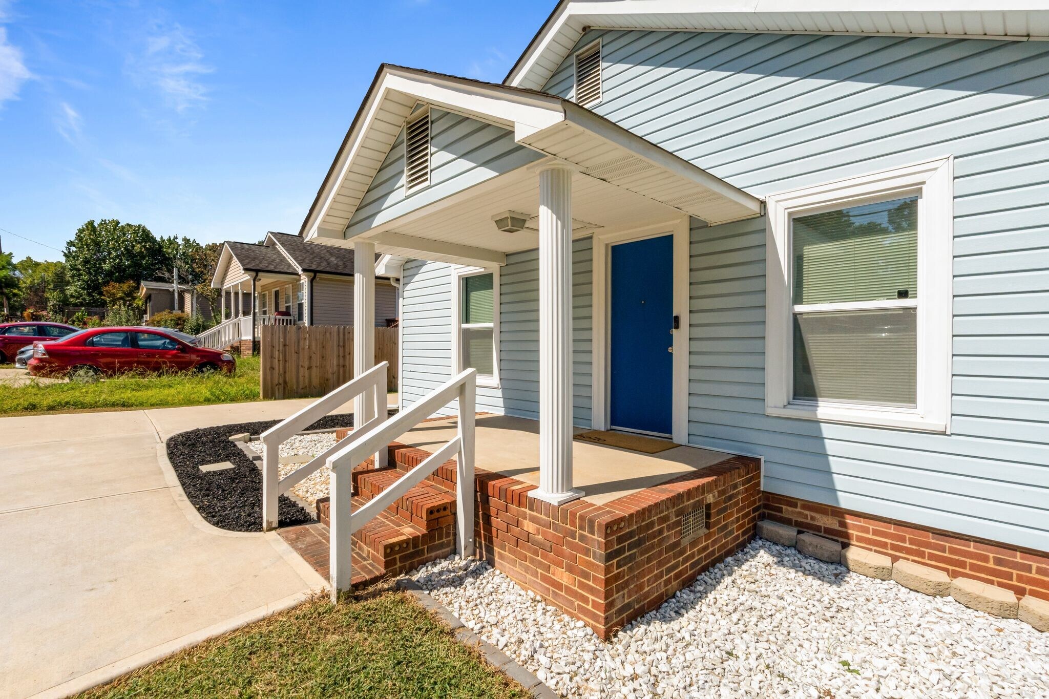 Building Photo - 607 Hillside St